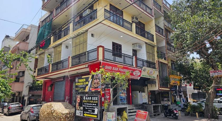 Gautam Nagar Homestay South Delhi Apartment in Delhi