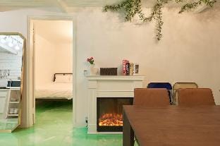 Ocean 숙소 합정역 도보7분 트리플역세권 홍대레드로드 도보1분 침대 퀸베드4 싱글1 Vacation rental in Seoul