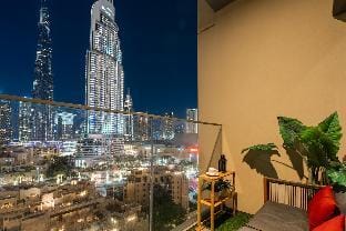 Burj Khalifa Sunset View | Dubai Mall - 5 min walk Vacation rental in Dubai