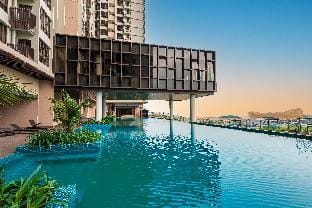 Luxury Couple Suites l Free Netflix l Massage Chair l Bathtub l WIFI 200mbps l Bali Residence Apartment in Malacca