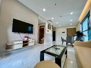 Căn hộ Diamond Alnata Plus 2 phòng ngủ Apartment in Ho Chi Minh City