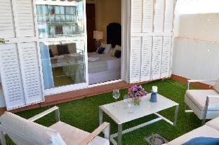 Penthouse Terrace Cathedral, 6 Pax Park Opt Vacation rental in Seville