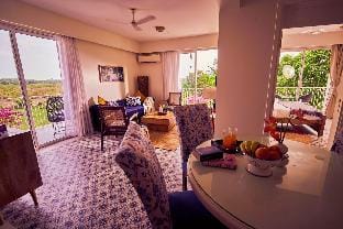 ZenAway Stays -2BHK Pool Kitchen Near Candolim Apartment in Goa, India