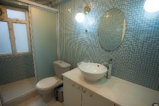 SPACIOUS HOUSE NEXT TO SOHO CENTRAL Vacation rental in Hong Kong