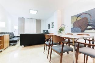 GRANADA CENTER + PARKING + 2 BA + 3 BR Apartment in Granada