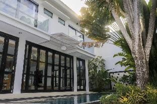 Dzawani Villa Berawa Villa in North Kuta