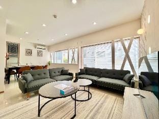 Luxury House#Roppongi Sta 4min/w#Free Parking#7ppl Vacation rental in Kanagawa Prefecture