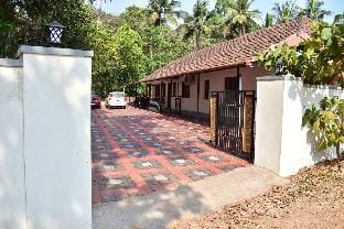 Glanwoods Inn - 2BHK Antique Independent house Vacation rental in Mangaluru