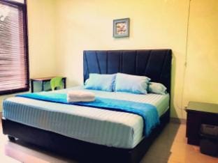 Serafinna Guest House Vacation rental in Surabaya