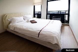 Amazing Sky-big-room GRAMERCY Makati 6711   Apartment in Makati