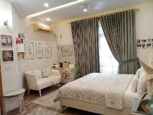 Indep. Villa+Lawn with BBQ &Outdor Cookng Facility Villa in Islamabad