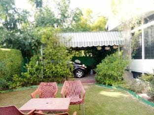 Indep. Villa+Lawn with BBQ &Outdor Cookng Facility Villa in Islamabad