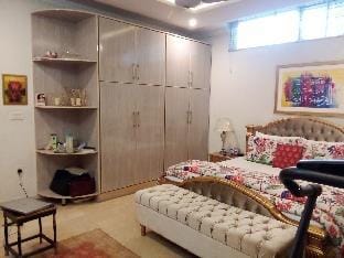 Relaxing 1BHK+Lounge BBQ in lawn ISB. Airp.15 Min Vacation rental in Islamabad