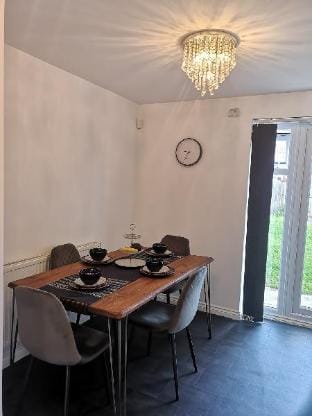 Modern single room in new built house Vacation rental in Manchester