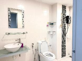 Greenview Studio | Comfort 2-4pax | Paradigm , UTM Vacation rental in Johor Bahru