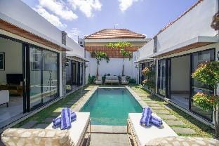 Newly Renovated 3 Bedrooms Villa in Seminyak Bali Villa in Kuta