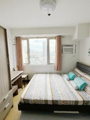 Fully-Furnished 1BR @Ridgewood Towers-200Mbps WiFi Apartment in Makati
