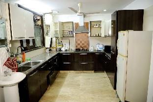 Divine India Service Apartment 3Bhk,J-215 Saket Apartment in New Delhi