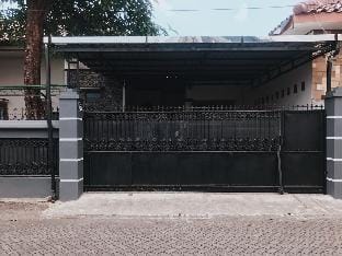 Sinduadi Houses Vacation rental in Special Region of Yogyakarta