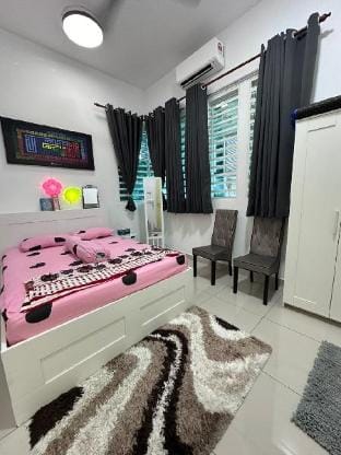 Nurasyura Puncak Guesthouse Vacation rental in Perak Tengah District