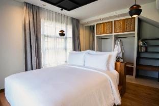 Hibiscus 3 BR Pool Villa Ocean View AN37B Apartment in North Kuta