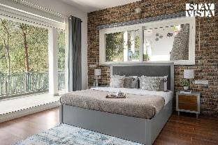 StayVista at Skylark Peaks with Outdoor Jacuzzi Villa in Uttarakhand