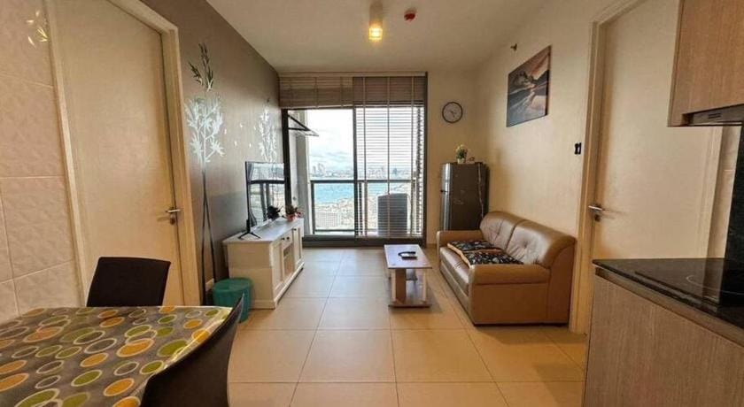 Phra Tamnak Hill Apartments Apartment in Pattaya City