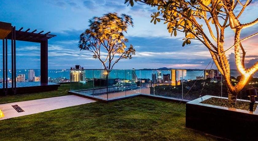 Phra Tamnak Hill Apartments Apartment in Pattaya City