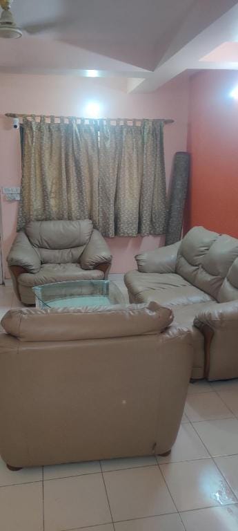 Flat K-1 , Sherwood Estate Apartment in Kolkata