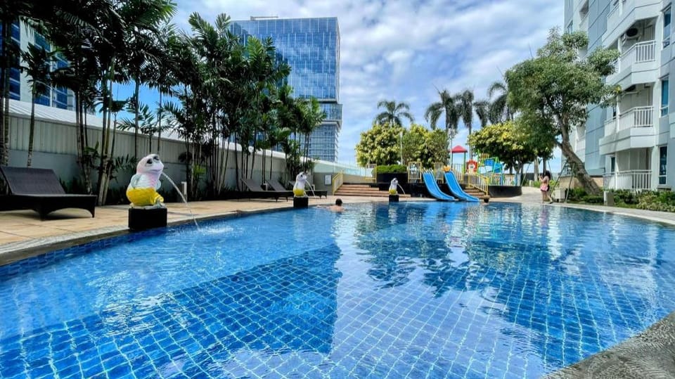 Modern Living Pakuwon Mall Surabaya By ProIns Hotel in Surabaya