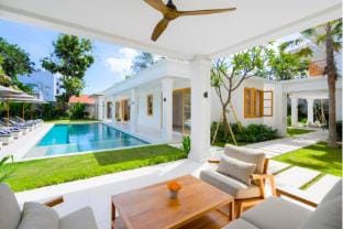 Atmadeva 6 BR Private Pool Villa DH21 Villa in North Kuta