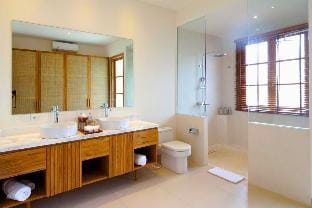 Atmadeva 6 BR Private Pool Villa DH21 Villa in North Kuta