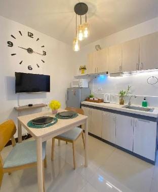 Cozy Staycation Condo Apartment in Lapu-Lapu City