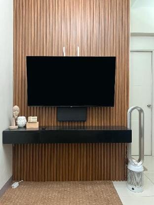 Condo 2BR , 3beds near NAIA Airport, MOA, & PICC  Apartment in Pasay