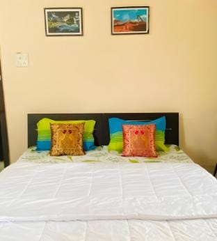 Simply Blissful- 3 bedrooms in Durga Kund with AC. Apartment in Varanasi
