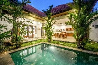 Tropical Villa in Prime Location – 15 Min to Beach Villa in North Kuta