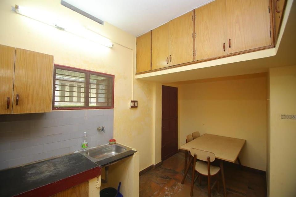 Panner Bhavan,Courtallam Hotel in Tamil Nadu