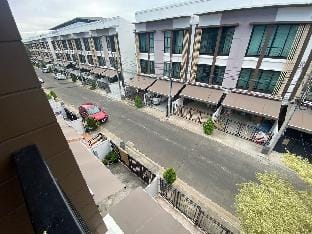 Happy Ville Relax Space in whole Townhome 3 floor Vacation rental in Bangkok