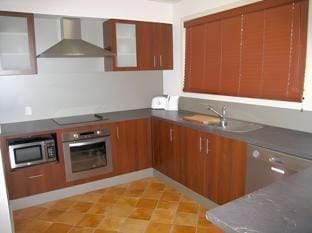 Spacious Group Getaway | Fireplace +75"TV+ Wi-Fi Villa in Mount Buller
