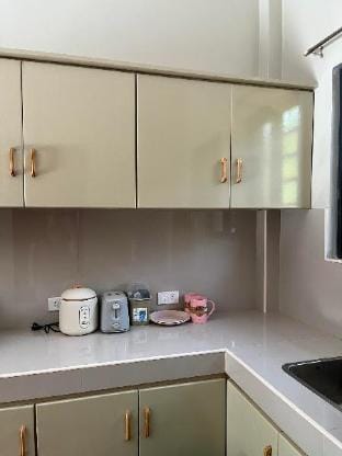 NEW and budget-friendly homestay in ELYU! Apartment in La Union