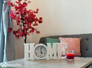 Big Studio w/ Balcony and easy access to the Beach Apartment in Dubai