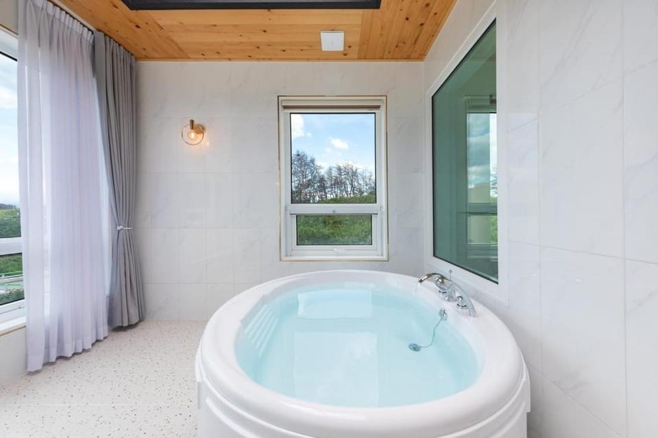 Gyeongpo Dislo Pension Bed and Breakfast in South Korea
