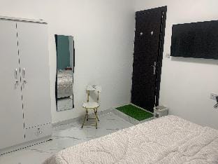 Furnished studio on mainSheikhZayedRoad near metro Apartment in Dubai