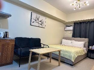 Riala Tower 3/16 Netflix 55" cozy condo Vacation rental in Lapu-Lapu City