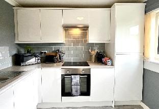Spacious 2 Bed-Flat in Glasgow City | Free Parking Apartment in Glasgow