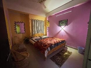 Move in -the violet room Vacation rental in Bangladesh