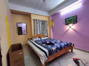 Move in -the violet room Vacation rental in Bangladesh