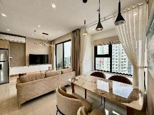 Milan Housing-  Vinhome Smart City 2brt+ park view Apartment in Laos