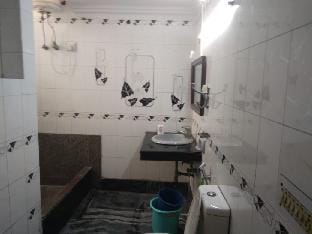 Sanitized 3BHK Apartment Saket Near Max Hospital Apartment in Delhi