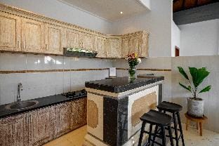 Amazing Villa in Prime Location – 15 Min to Beach Villa in North Kuta